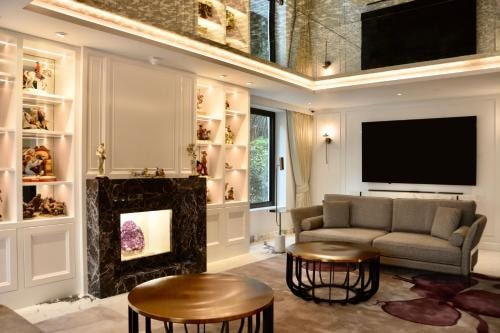 Studio Near Barclays Bank LON 9 Luxury Bookings