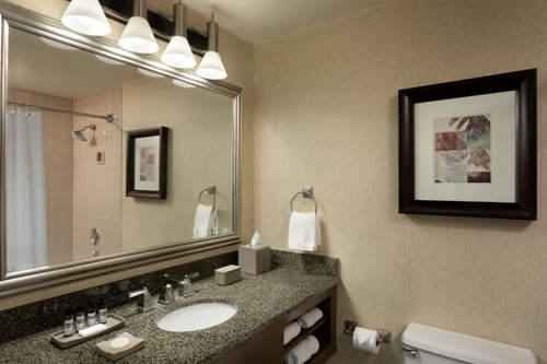 King Or Twin Room Near Chapel Of The Oaks HOU 3 Luxury Bookings