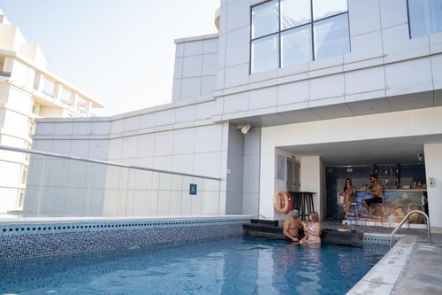 Premium Room Near Dubai Internet City Metro 15 Luxury Bookings