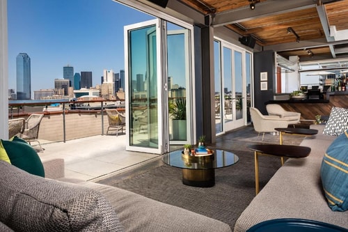 Standard Room Near Johnny's Chicken & Waffles DAL 12 Luxury Bookings