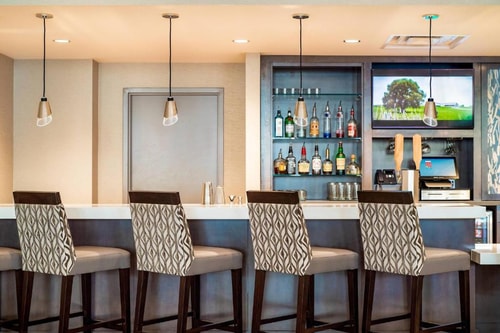 King Studio Near United States Postal Service HOU 8 Luxury Bookings
