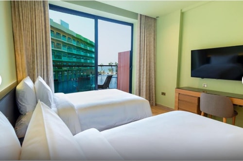 Premium King Or Twin Room Pool View World Islands 1 Luxury Bookings