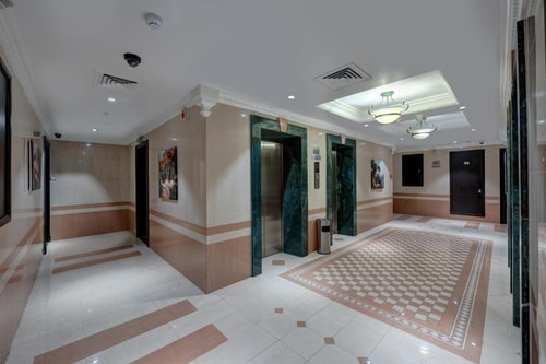 Deluxe King Room Walk from DIFC Metro Station 9 Luxury Bookings