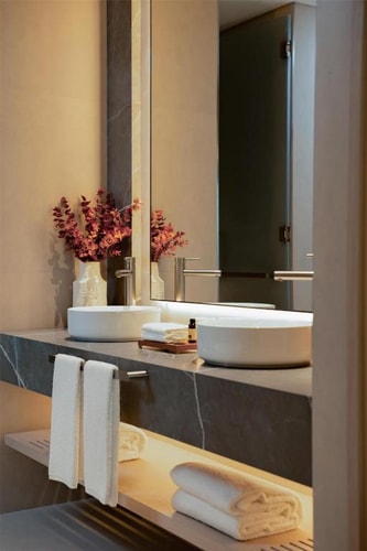 Deluxe King Or Twin Room Near Meydan Race course 5 Luxury Bookings