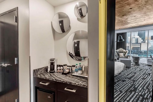 King room Near The Richman Law Firm DAL 3 Luxury Bookings