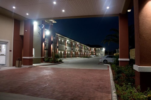 King Suite Near Collins Elementary School HOU 12 Luxury Bookings