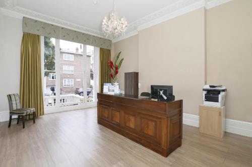 Double Or Twin Room Near Cleveland Square LON 10 Luxury Bookings