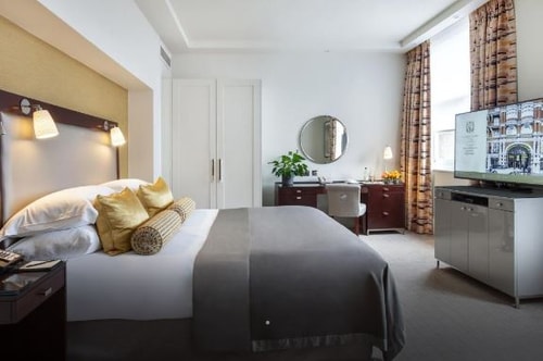 Kings Junior Suite Near Christchurch Gardens LON 1 Luxury Bookings