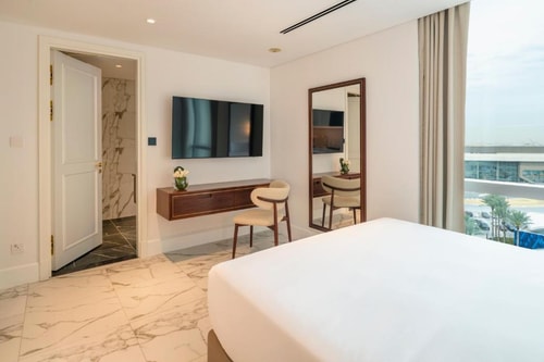 Queen Room Pet Friendly Near To Expo City Dubai 2 Luxury Bookings