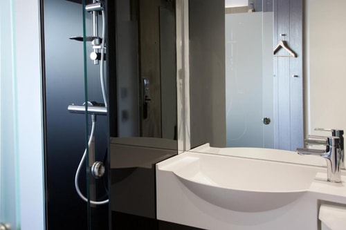 Queen Room Near Temple Church LON 4 Luxury Bookings