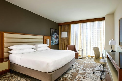 Guest Room Near Discovery Green Park HOU 15 Luxury Bookings