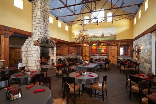 King Room Near Grace Presbyterian Church HOU 7 Luxury Bookings