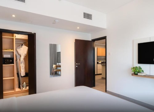 One Bedroom Premier Apartment Near Internet Metro 2 Luxury Bookings