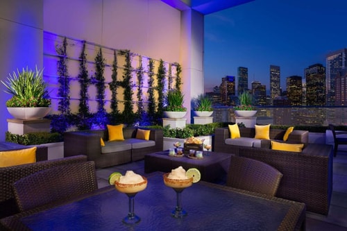 King Room Near To Discovery Green HOU 13 Luxury Bookings
