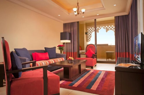 One Bedroom Suite City View Near Dubai Media City 1 Luxury Bookings