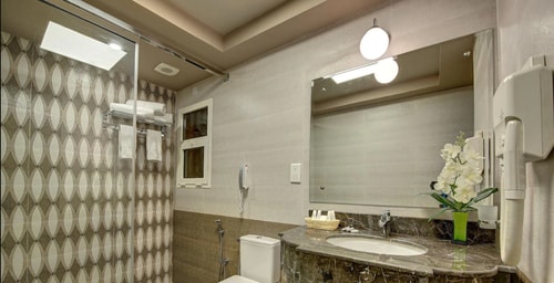 King Or Twin Suite Room Near To Al Rigga Metro Ab 6 Luxury Bookings