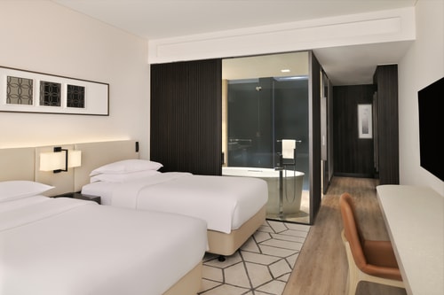 Deluxe King Or Twin Room Near H Hotel Sheikh Zayed 1 Luxury Bookings