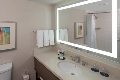 Guest Room Near Galleria Chevrolet DAL 3 Luxury Bookings