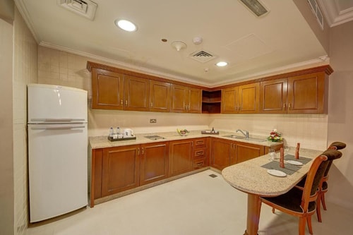 Deluxe Suite Near Baqer Mohebi Supermarket 5 Luxury Bookings