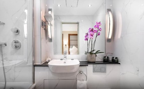 Double Or Twin Room Near Activemine Pilates LON 9 Luxury Bookings