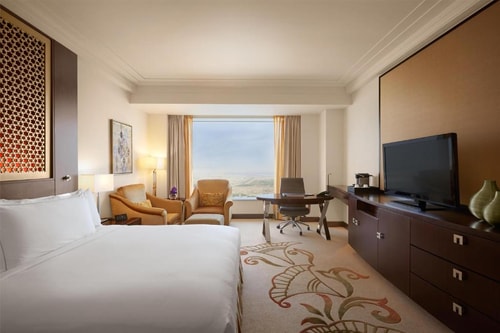 Deluxe King Room Sea View Near World Trade Center 2 Luxury Bookings