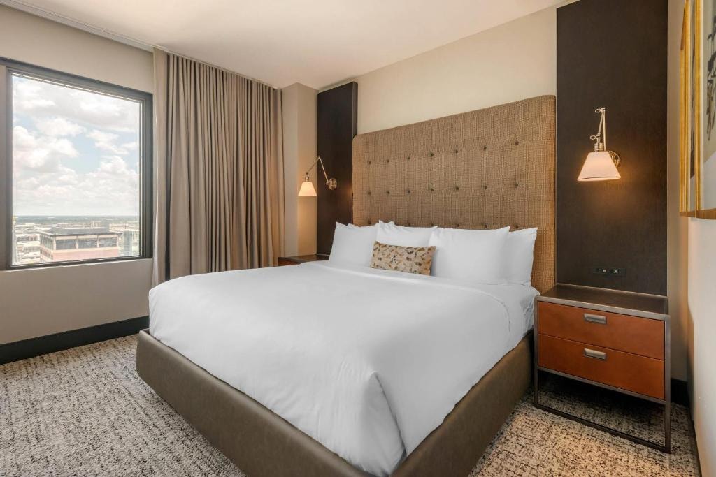 King Room Near Daikin Park Houston HOU Luxury Bookings