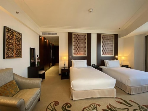 Two Bedroom Family Suite Near WTC Metro 1 Luxury Bookings