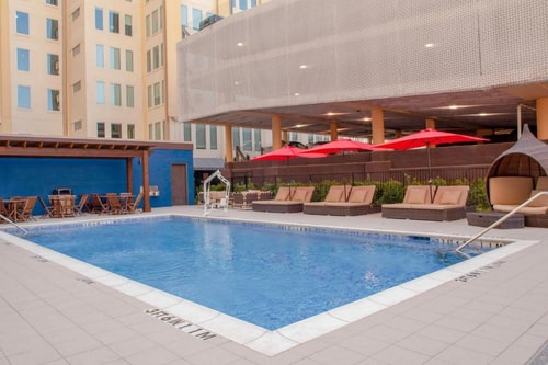 Guest Room Near Priority Emergency Dental Care DAL 6 Luxury Bookings