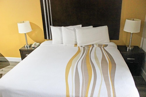King Suite Near Northwest Point Business Park HOU 1 Luxury Bookings