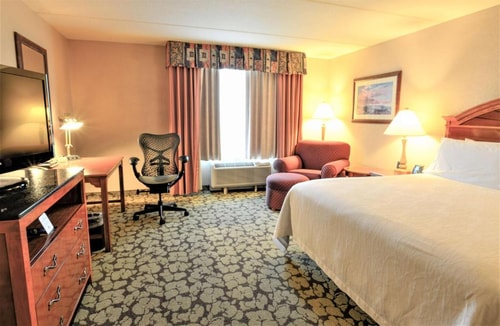 King Room Near Arthur Storey Park HOU 2 Luxury Bookings