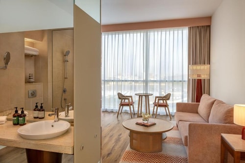 Family Suite With Plaza View Near CivicSquare Park 5 Luxury Bookings