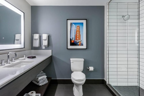 King Room Near Daikin Park Houston HOU 4 Luxury Bookings