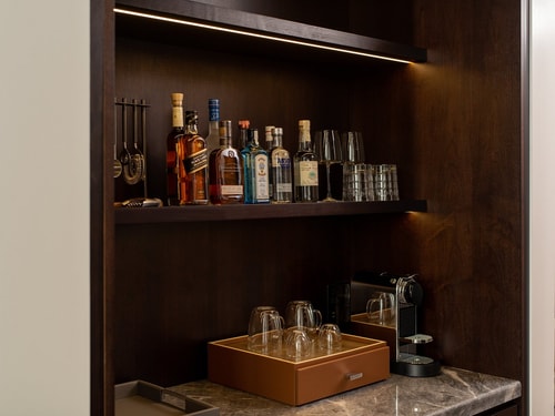 Double or Twin Room Near Ewing Buick GMC DAL 3 Luxury Bookings