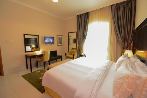 Three Bedroom Villa Near Mall Of The Emirates 3 Luxury Bookings