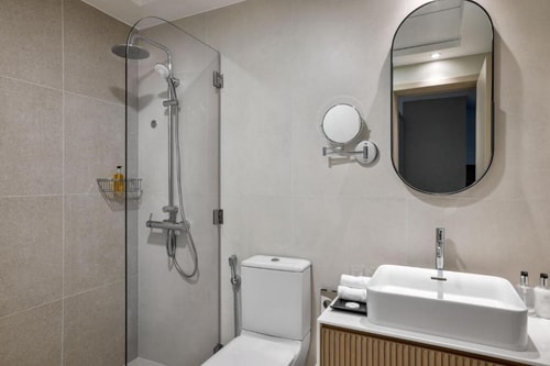 1 Bedroom Suite Near Doha Bank Dubai 3 Luxury Bookings