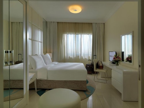Two Bedroom Suite Near Dubai Ice Rink 1 Luxury Bookings