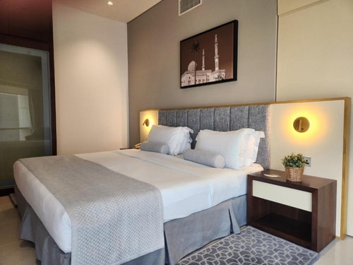 One Bedroom Apartment Near WTC Metro Station Luxury Bookings