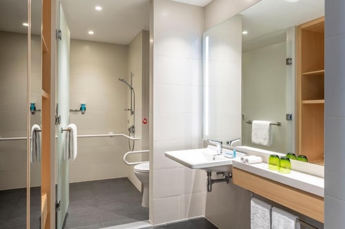 Guest King Or Twin Room City View Near Dubai Creek 4 Luxury Bookings