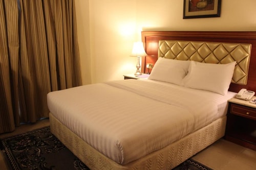 Standard King Or Twin Room Near Deira Clocktower 2 Luxury Bookings