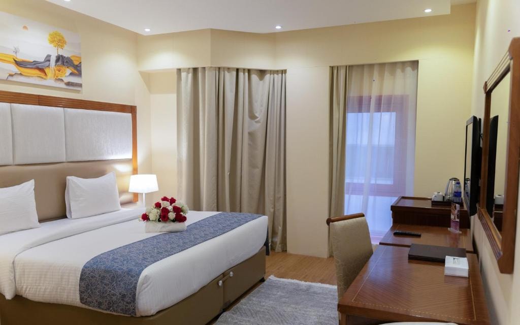 Deluxe King Or Twin Room Near Rayyan Mandi Rigga Luxury Bookings