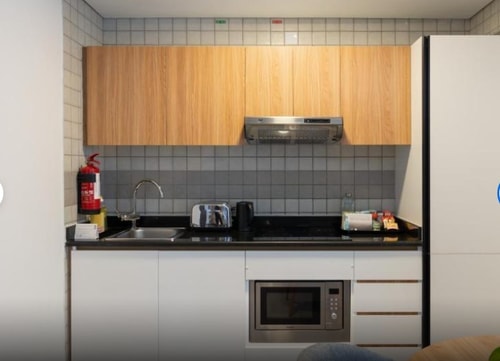 Executive Studio Apartment Near Metro Station 5 Luxury Bookings