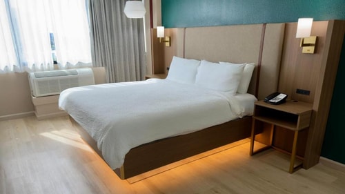 Standard King Room Near NRG Stadium HOU 1 Luxury Bookings