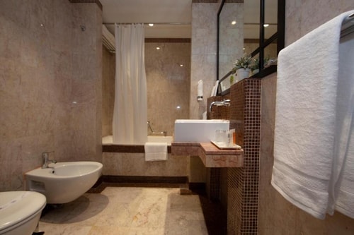 Deluxe Studio Near financial Center Metro Station 8 Luxury Bookings