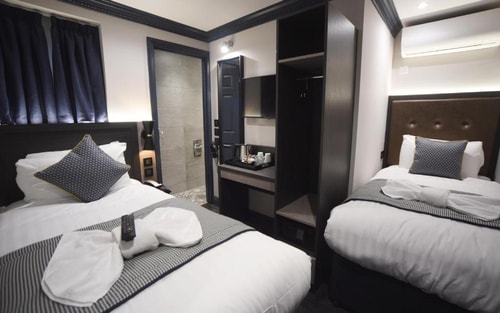 Deluxe Double Or Twin Room Near Bramber Green LON 1 Luxury Bookings