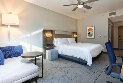Standard Room Near Gold & Silver Exchange DAL 3 Luxury Bookings