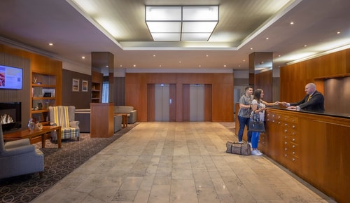 Double Room Near The Siege Museum LON 8 Luxury Bookings