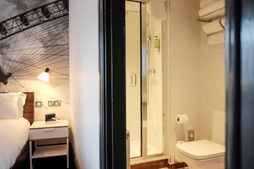 Double Or Twin Room Near Capital Tower LON 10 Luxury Bookings