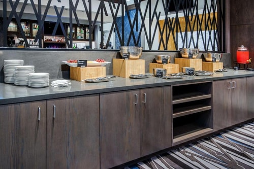King Studio Suite Near George Bush Park HOU 8 Luxury Bookings