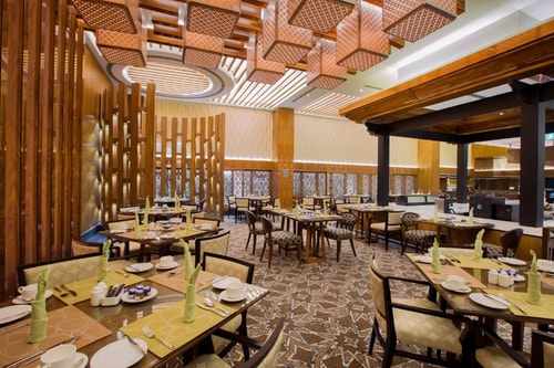 Classic King Or Twin Room Near Mall Of Al Ain 9 Luxury Bookings