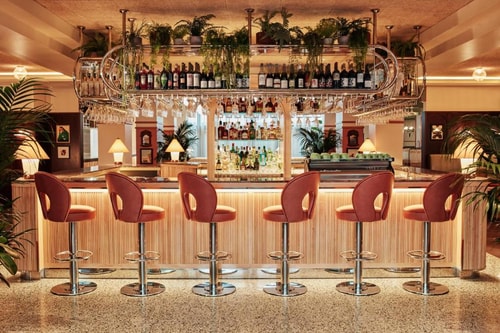 Queen Room Near Bush Theatre LON 13 Luxury Bookings